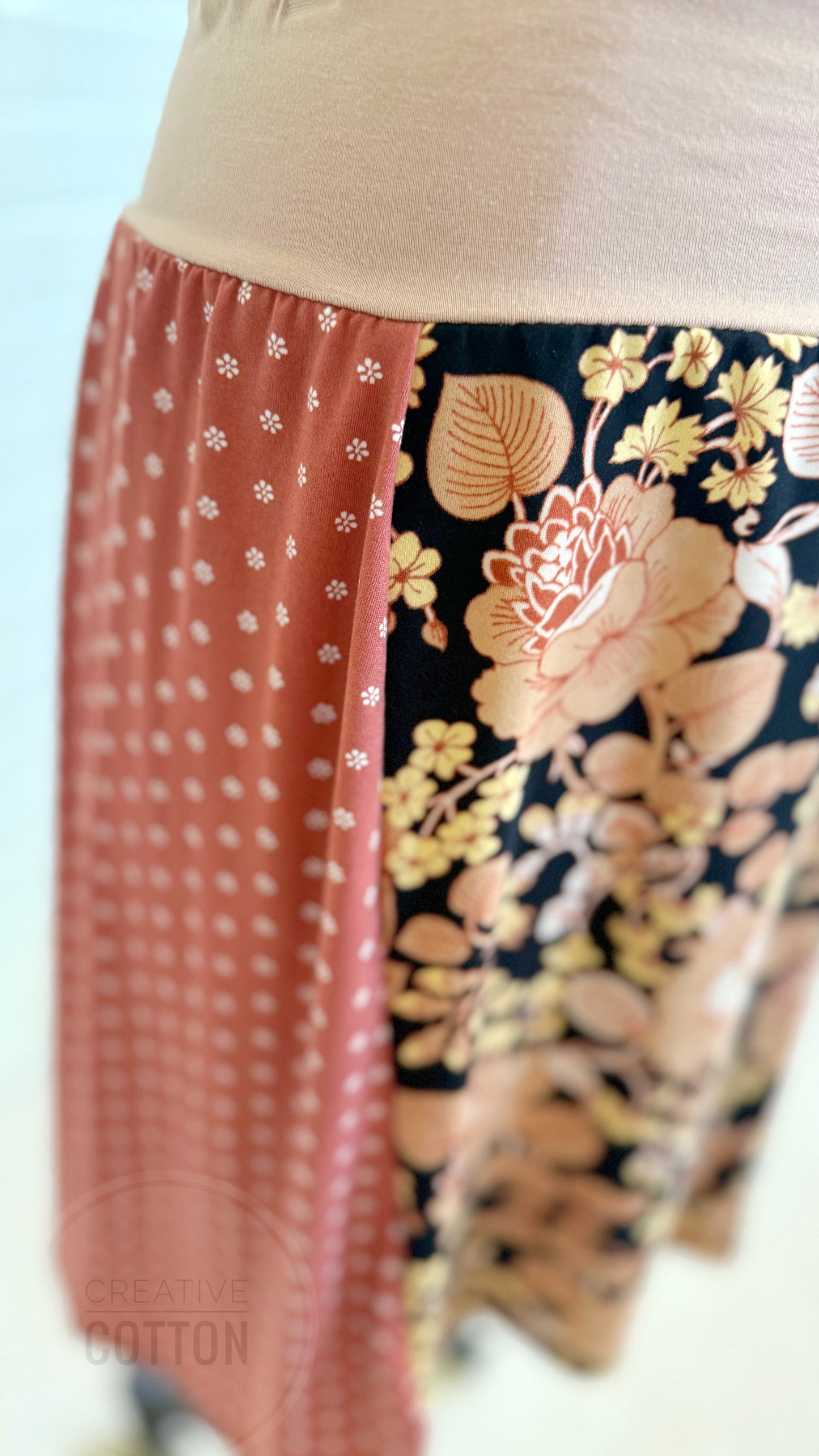 Feminine Roses Funky Knit Skirt