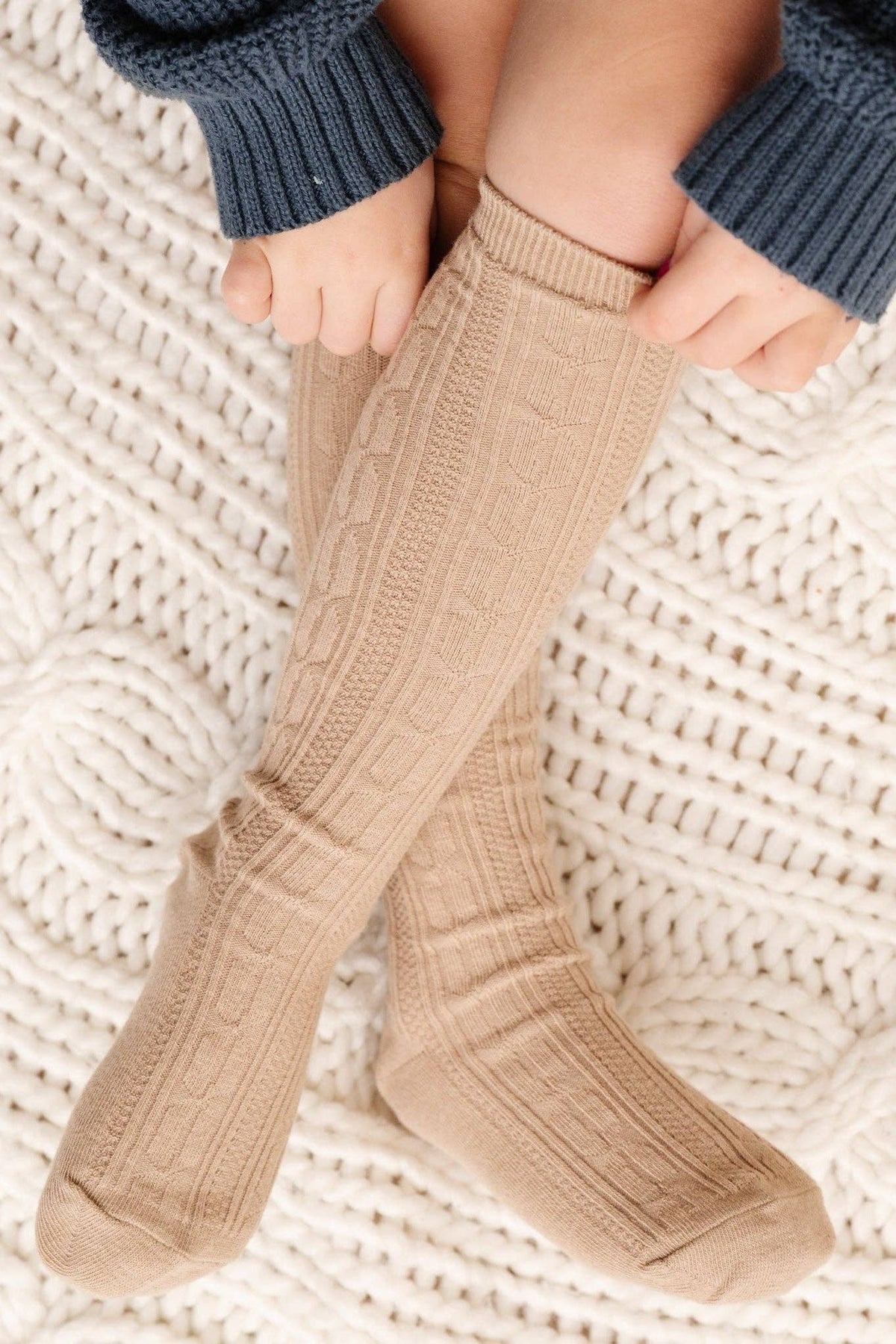 Little Stocking Co. - Oat Cable Knit Knee High Socks: 6-18M